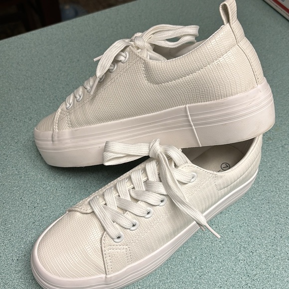 JABASIC Women Lace Up Platform Sneakers - Picture 6 of 11